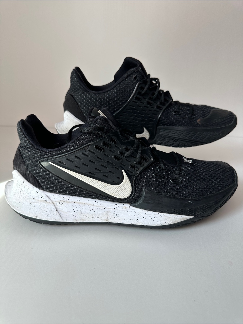 Nike Kyrie Flytrap III Black White Speckled Basketball Shoes Mens 12